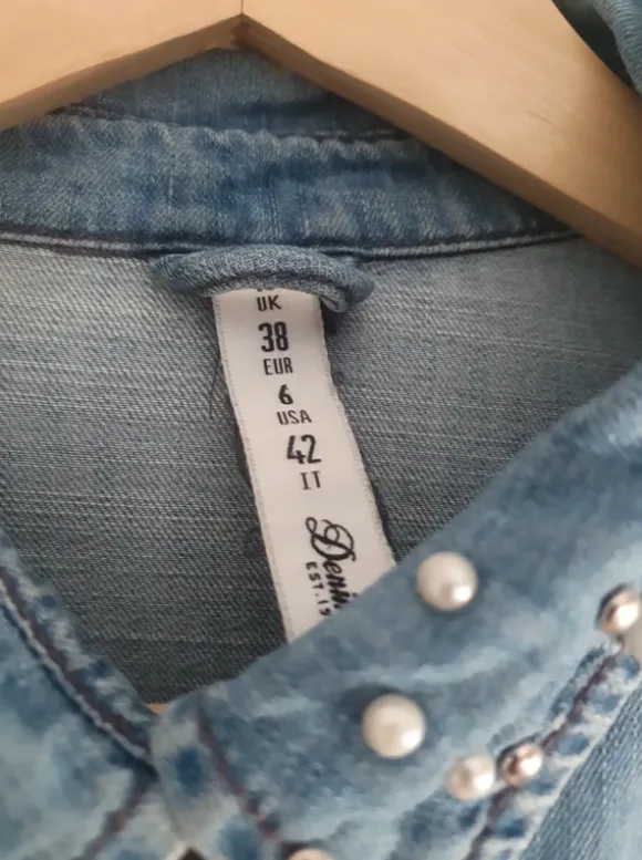 Kurzes Jeanshemd/Jacke