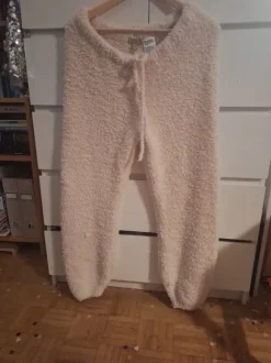 Kuschel-Hose H&M creme weiß