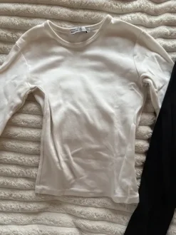 Langarmshirts schwarz & weiß