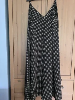 Lange jurk met polkadot stippen maat 52 54