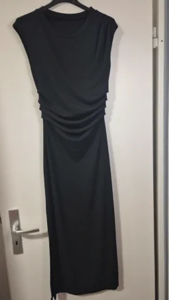 Langes Kleid in mehreren Farben Gr. 36