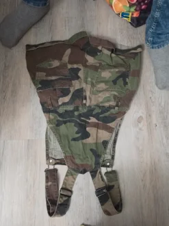 Latzhose für Frauen.