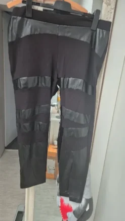 Leggings mit Lederimitat