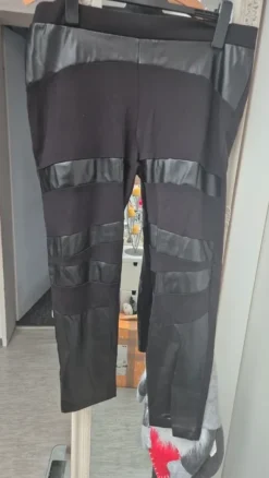 Leggings mit Lederimitat