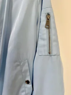 Leichte Bomberjacke