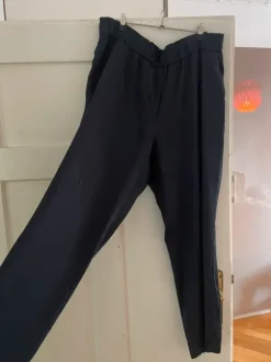 Leichte Hose.