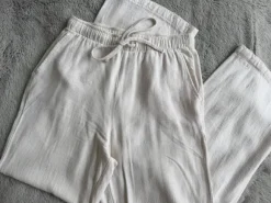 Leinenhose in Creme Stradivarius