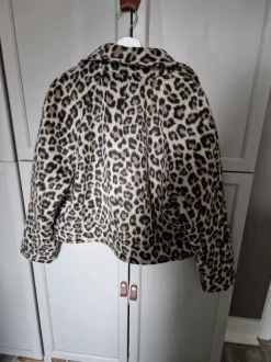 Leopard cropped jas / teddy jacket