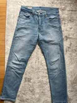 Levi’s 512