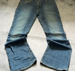 Levi’s 525 Boot cut, flared , vintage 00s
