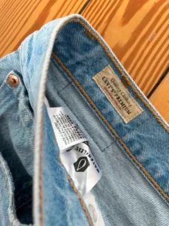 Levi’s 501 Jeansshorts Hellblau Destroyed W31