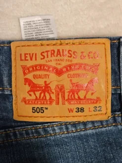 Levi's 505 Men's Regular Fit Straight Leg Jeans Size 38x32 – Dark Wash Classic Denim