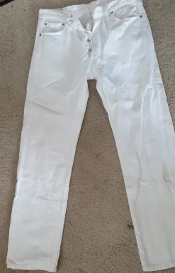Levis 501 weiß