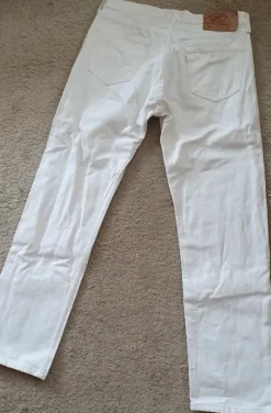 Levis 501 weiß