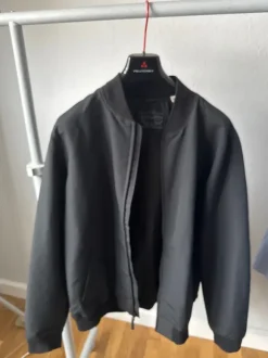 Levi’s Bomberjacke dünn