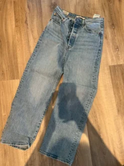 Levi’s Ribcage Straight W28 L27