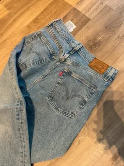 Levi’s Ribcage Straight W28 L27