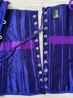 Lila Korsett/ Korsage mit schwarzen Details H&R