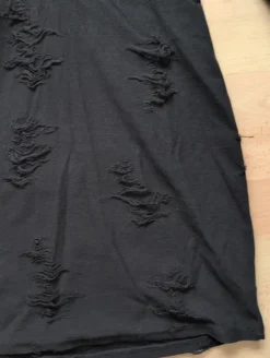 Länger Pullover mit Kapuze und used look