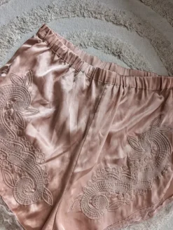 Locker Spitzen Satin Shorts M/38 pastellrosa locker 🩷