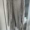 Lockere Strickjacke