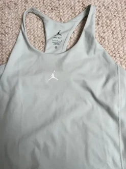 Lot de legging + débardeur / Nike Jordan Dri- fit