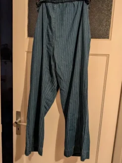 Lässige Jeans mit Nadelstreifen & Kordel