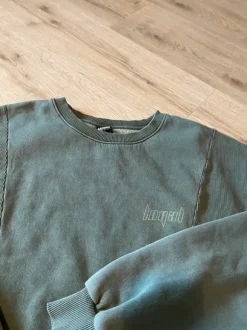 Lässiger Pullover mit Aufdruck