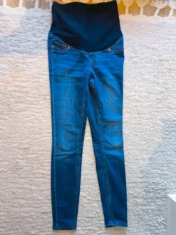 MAMA Jeans