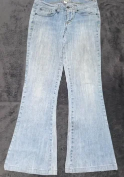 Miss Me Style Jeans Hellblau – Studded Flared | Y2K | Pasha Style | Low Waist