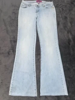 Miss Me Style Jeans Hellblau – Studded Flared | Y2K | Pasha Style | Low Waist