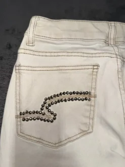 Miss Me Style Jeans Weiß/Cream – Studded Flared | Y2K | Pasha Style | Low Waist