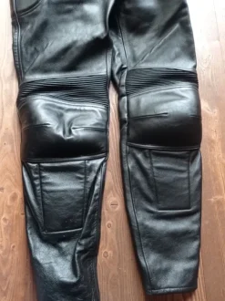 Modeka Motorradhose Leder Gr. 52 Neuwertig