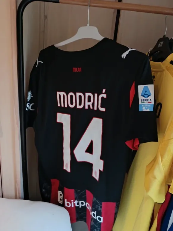Modric shirt