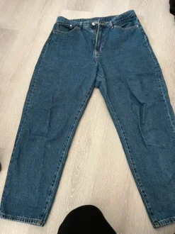 Mom Jeans