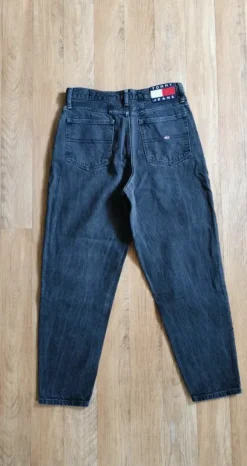 Mom Jeans Damen Tommy Jeans, Schwarz, Gr. 29x32(M/38)