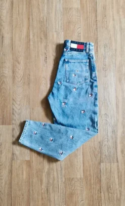 Mom Jeans Damen Tommy Jeans, Hellblau, Gr. 24x30 (XS/34)