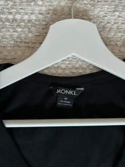 Monki enganliegendes bodycon maxikleid ripped stoff