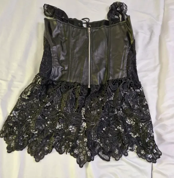Neu Corsage mit Spitze unten dran gr 3xl entspricht 42