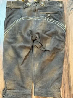 Neue Trachten Lederhose Kniebund Größe 50 aus Rindsleder mit Trägern