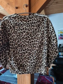 Neuer leichter Leopullover