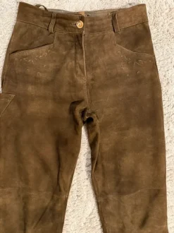 Neuw Dreiviertel Lederhose V. Almsach in Gr 40 mit Rüschen
