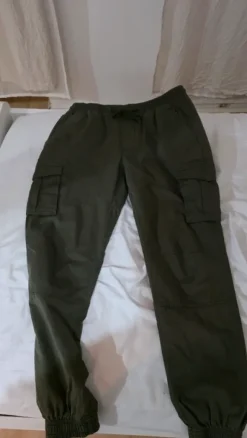 New Pull & Bear cargo pants. 32/M size.