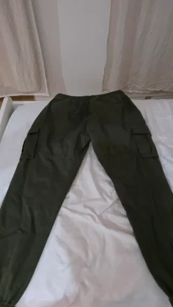 New Pull & Bear cargo pants. 32/M size.