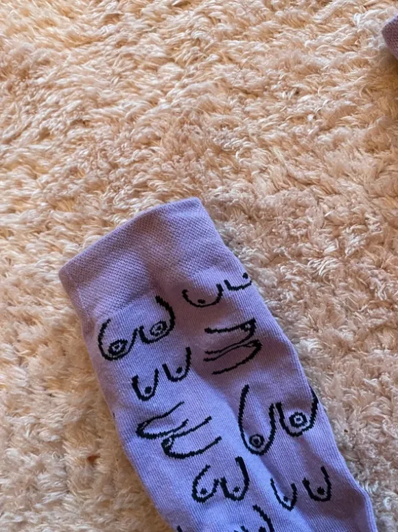 Nice Tits Lila Socken neu!