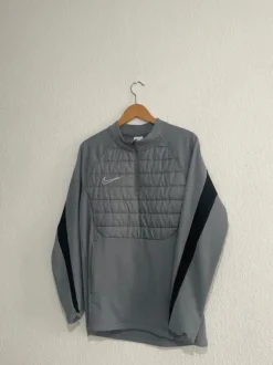 Nike Akademie Oberteil in grau