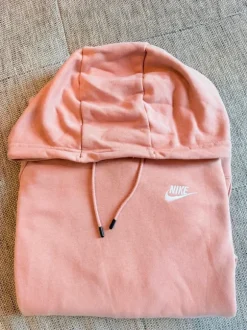 Nike Hoodie in Rosa / Dusty Pi
