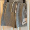 Nike Jogginghose kurz Gr. M top Zustand