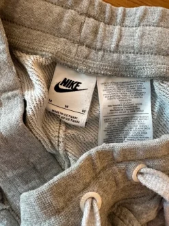 Nike Jogginghose kurz Gr. M top Zustand