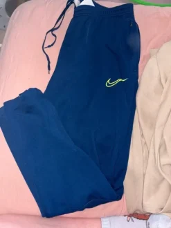 Nike Jogginghose Nike therma fit königsblau